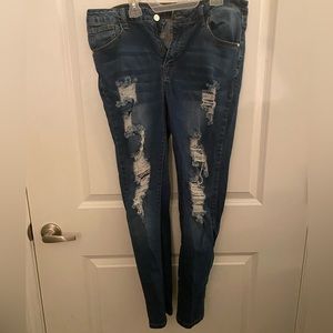 Fashion Nova Jeans. Style: Baggy fit. Size: 32 US (women)